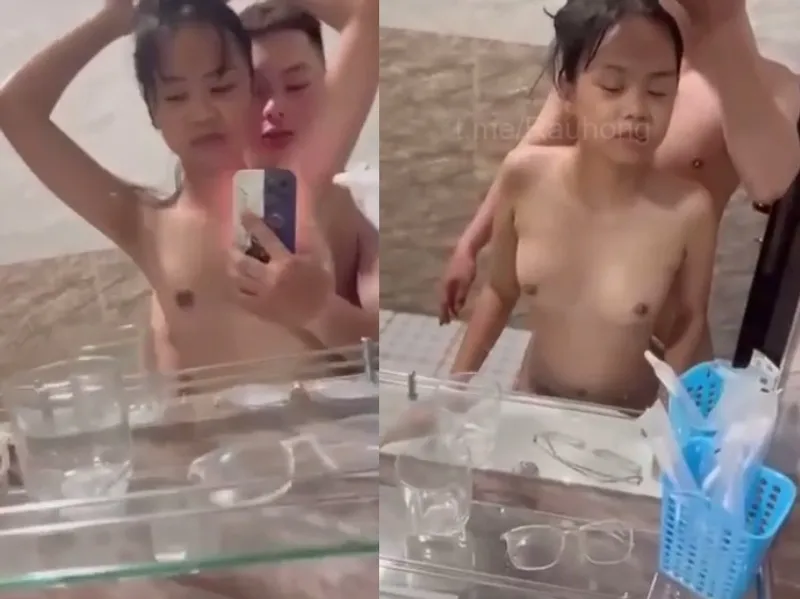 Mảnh khảnh em cùng anh người yêu làm tình trước gương quay kỉ niệm